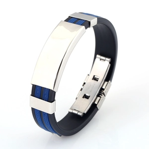 Men's titanium steel and silicone bracelet with geometric pattern and folding buckle