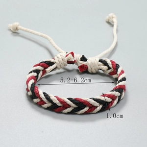 Detail van de verstelbare knoop en afmetingen van de geweven etnische waxkoord armband