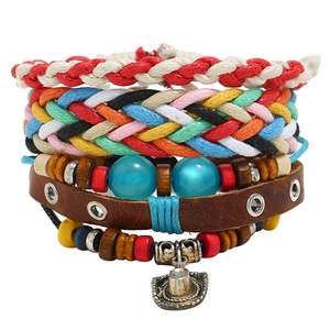 Bracelets Tressés en Cuir de Vachette Bohème pour Hommes Femmes Perles en Bois Rétro Pendentif Chapeau de Cowboy Bijoux Ethniques