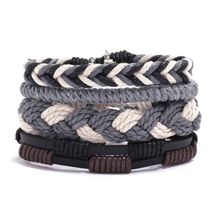 Détails de bracelets multicouches tressés en cuir et corde de style vintage ethnique