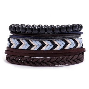 Détail d'un ensemble de 6 bracelets multicouches en cuir rétro et corde tressée