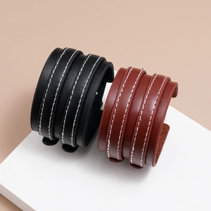Bracelets multicouches en cuir PU pour hommes, noir et marron, avec surpiqûres blanches