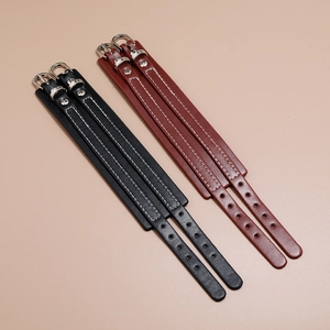 Bracelet punk multicouche en similicuir avec boucles métalliques argentées et surpiqûres