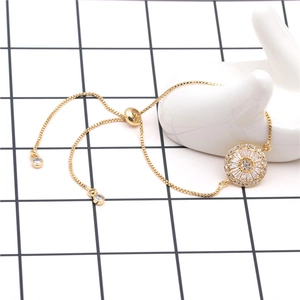Elegantes verstellbares Goldarmband mit Sonnenblume aus Zirkonia und Box-Ketten-Design