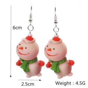 Détail de boucles d'oreilles bonhomme de neige en acrylique de 6 cm avec bonnet rouge