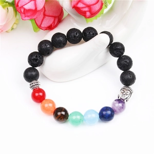 Bracciale chakra in pietra lavica con perline colorate e testa di Buddha argento