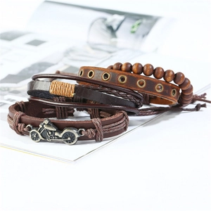 Vintage 4-piece multilayer leather bracelet set with retro motorcycle pendant and wood beads
