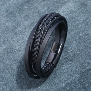 Vintage Herren-Lederarmband in Schwarz, mehrlagig geflochten mit mattem Magnetverschluss