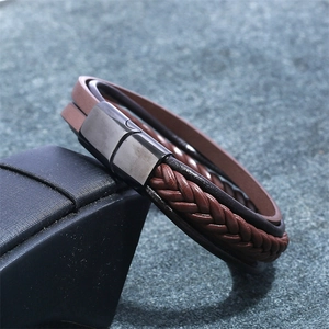 Mehrlagiges Lederarmband für Herren mit braunem Flechtseil und Edelstahl-Magnetverschluss