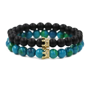 Set bracciali a due strati con corona in pietra fenice e perline nere opache