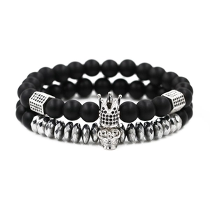 Perlenarmband-Set für Herren mit silbernen Kronen- und Totenkopfanhängern und schwarzen Perlen