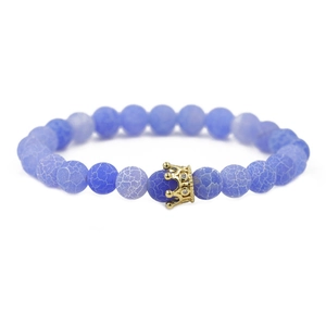 Blaues Achat-Perlenarmband mit goldener Krone für Paare und Freundschaften