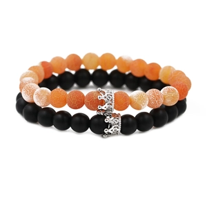 Kronen-Perlenarmband-Set mit mattem schwarzem Achat und orangefarbenen Perlen für Yoga