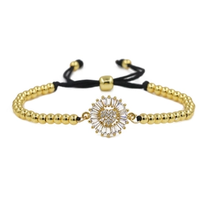 Bracelet en corde rouge réglable avec perles dorées et pendentif tournesol en cœur zircon