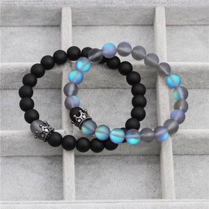 Ensemble de bracelets de couple en perles noires mates, pierre de lune et couronne argentée