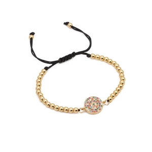 Bracciale con ciondolo tondo in zirconi colorati e cinturino intrecciato dorato