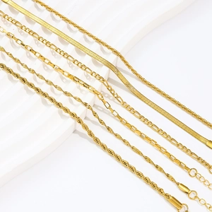 Bracelets minimalistes en acier inoxydable plaqué or 18k en six styles de maillons