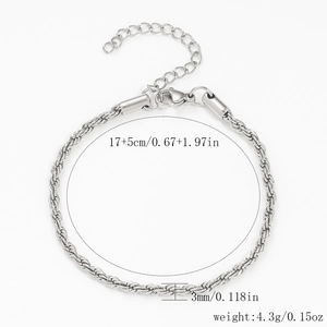 Détail d'un bracelet chaîne torsadée argentée de 3mm avec fermoir mousqueton et extension