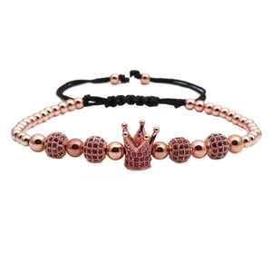 Bracelet perlé couronne en or rose avec pavé de zircons et cordon noir tressé