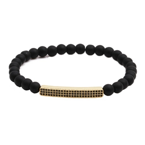 Bracelet pour hommes en perles noires mates 6mm avec barre dorée et oxydes de zirconium
