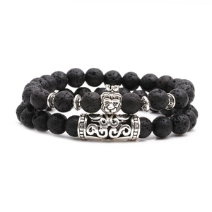 Coffret de bracelets en pierre de lave avec tête de lion argentée et tube ajouré