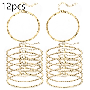 Detail von 12 goldenen Box-Chain-Armbändern mit Karabinerverschluss für DIY-Schmucksets