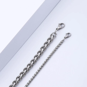Detailed comparison of thick and thin stainless steel wheat chains with lobster clasps