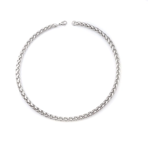 Detail of silver stainless steel spiga chain necklace with secure lobster clasp closure