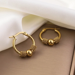 Elegante 18K vergoldete Edelstahlperlen Ohrringe mit gedrehter Seilstruktur Design