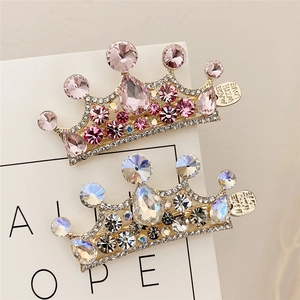 Fermagli per capelli a corona con strass rosa e bianchi e raffinata incisione in metallo