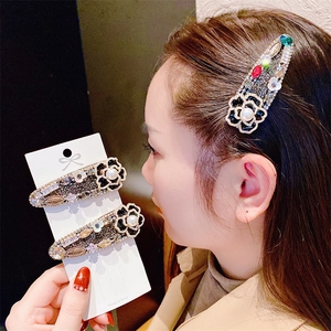 Ensemble de barrettes camélia baroque avec strass étincelants et perles pour femmes