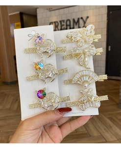 Set di 7 fermagli per capelli con strass e disegni di gatti e farfalle in lega dorata