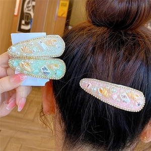Set di fermagli per capelli boho con conchiglie e perle in bianco, verde e rosa