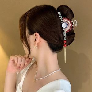 Chinese Style Vintage Alloy Hair Claw Clip For Women Elegant Artificial Pearl Tassel Fan Pipa Shape Shark Clip Hanfu Hair Accessories