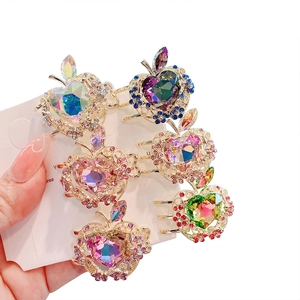 Mini pinzas para el cabello con forma de manzana y diamantes de imitación en cinco colores