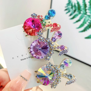 Three-piece set of elegant rabbit-shaped hair claws with rhinestones and crystals