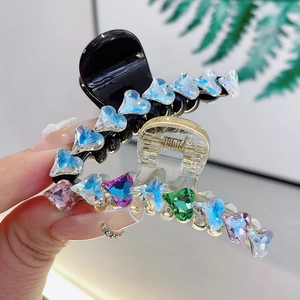 Pinze per capelli a forma di cuore con strass colorati in set nero e trasparente