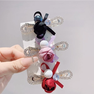Pince à Cheveux Élégante en Fleur de Rose de Satin Avec Nœud en Strass Künstliche Perle Pince Bec de Canard pour Femme Style Coréen