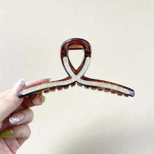 Élégante Grande Pince à Cheveux Requin en Strass Plastique Croix Twist Pinces à Cheveux pour Femmes Accessoires de Coiffure Cheveux Épais