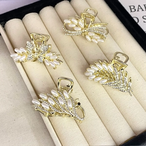 Eleganter Goldlegierung Pfau Schmetterling Haarklammer Mit Künstlichen Künstliche Perlen Strass Einlage Für Damen Party Täglich Haarschmuck