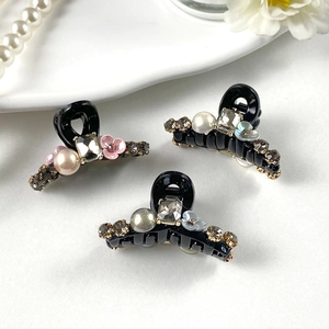 French Style Mini Hair Claw Clip For Women Elegant Rhinestone Faux Artificial Pearl Flower Hair Accessories Small Decorative Hair Clips