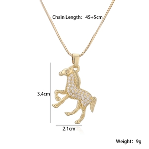 Collier avec pendentif cheval vintage plaqué or 18K et pierres de zircon blanc