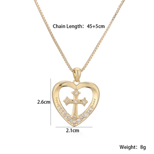 Schema delle dimensioni con catena 45+5cm e pendente a croce cuore da 2.6cm con zirconi