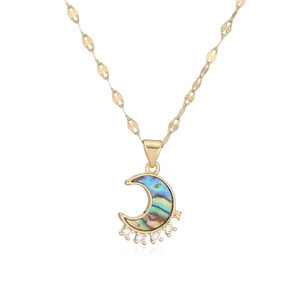 Collier lune plaqué or 18 carats élégant avec incrustation de nacre et de zircons