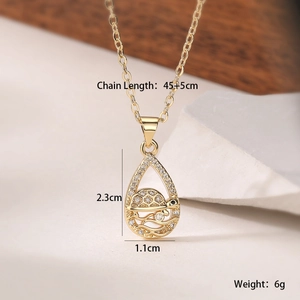 Detailed view of the 2.3x1.1cm turtle pendant with dimensions and 45+5cm chain length