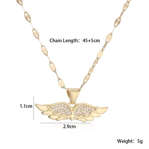 Collier avec pendentif aile d'ange plaqué or 18K avec zircons et dimensions