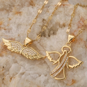 Exquis Collier Pendentif Aile d'Ange en Cuivre Plaqué Or pour Femmes Micro Incrusté de Zirconia Chaîne de Clavicule Bijoux