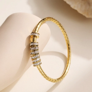 18K gold plated stainless steel bracelet with six sparkling cubic zirconia charms