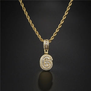 Collier avec pendentif chiffre 6 plaqué or serti de zircons brillants style hip hop