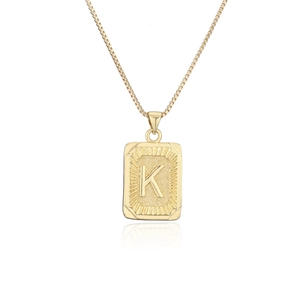 Collar hip hop bañado en oro con colgante rectangular letra K y cadena de caja